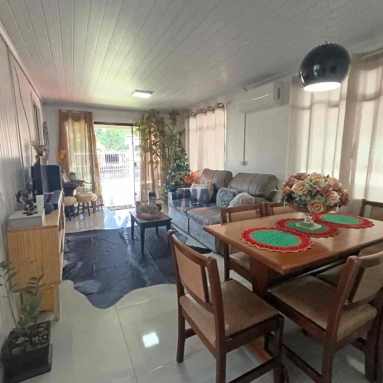 DUAS CASAS NO MESMO TERRENO A VENDA NO BAIRRO SANTO ANTONIO