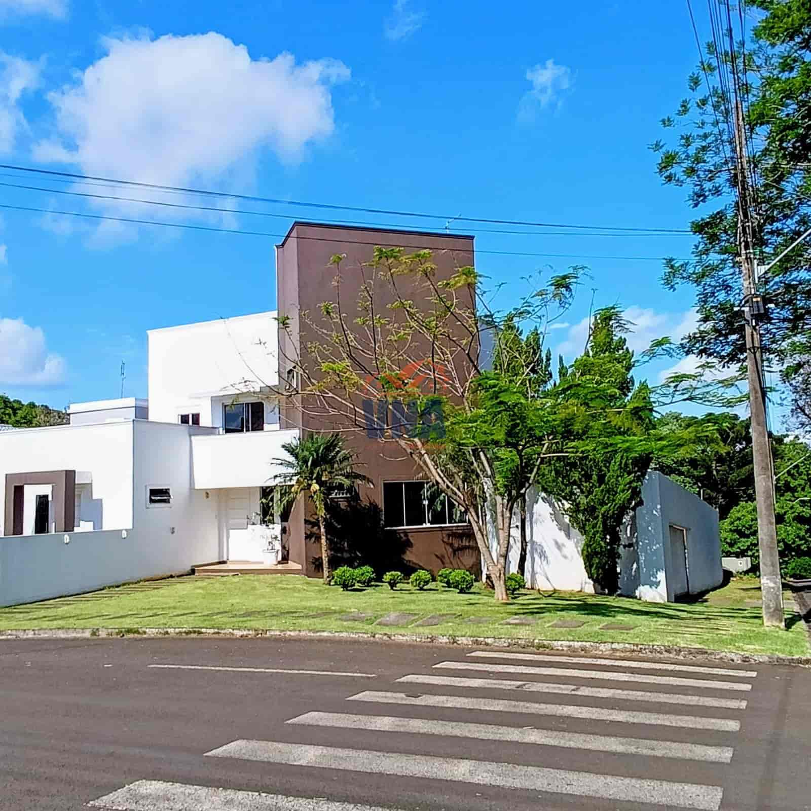 CASA ALTO PADRAO A VENDA PROXIMO DO CENTRO DE PINHALZINHO SC