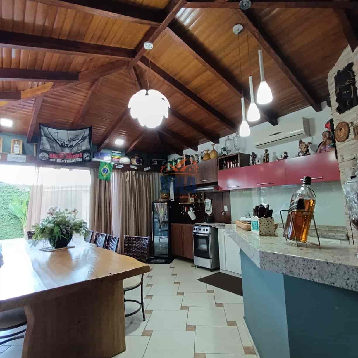 CASA ALTO PADRAO NO CENTRO DE PINHALZINHO SC