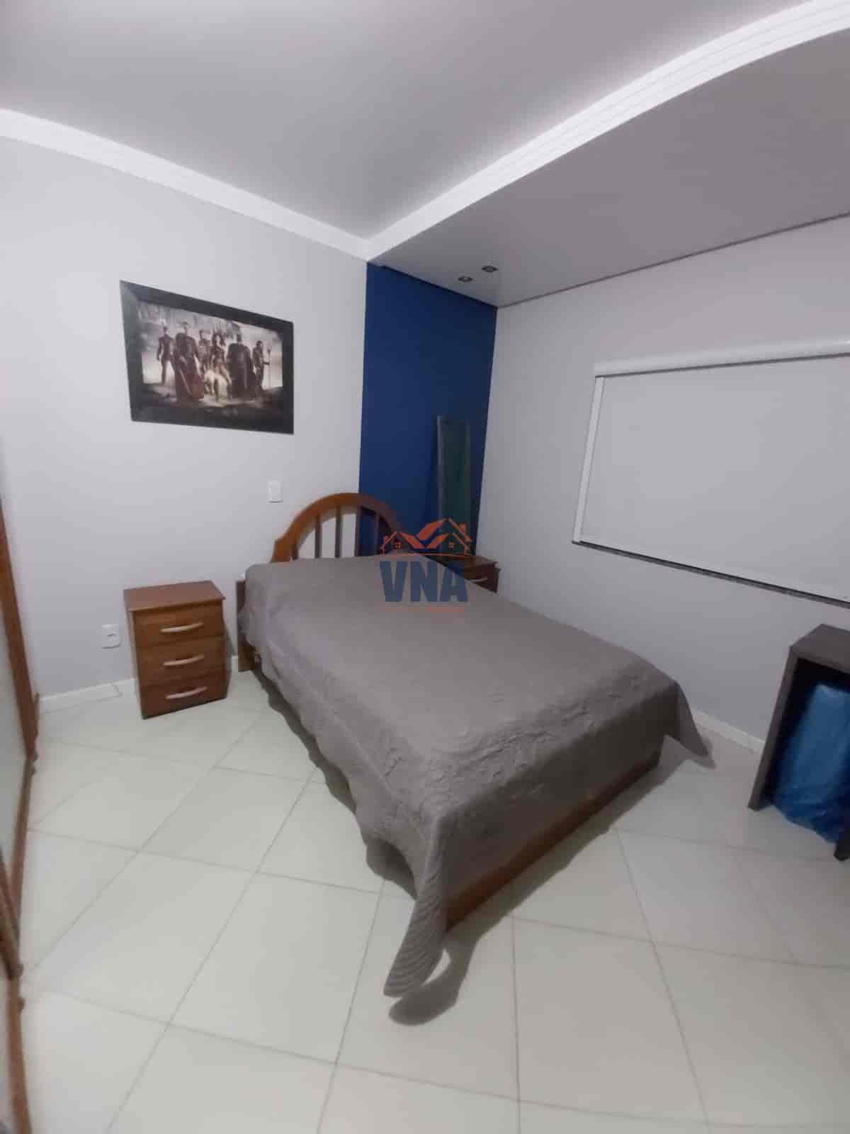 CASA A VENDA A UMA QUADRA DA PRAÇA DO LAGO