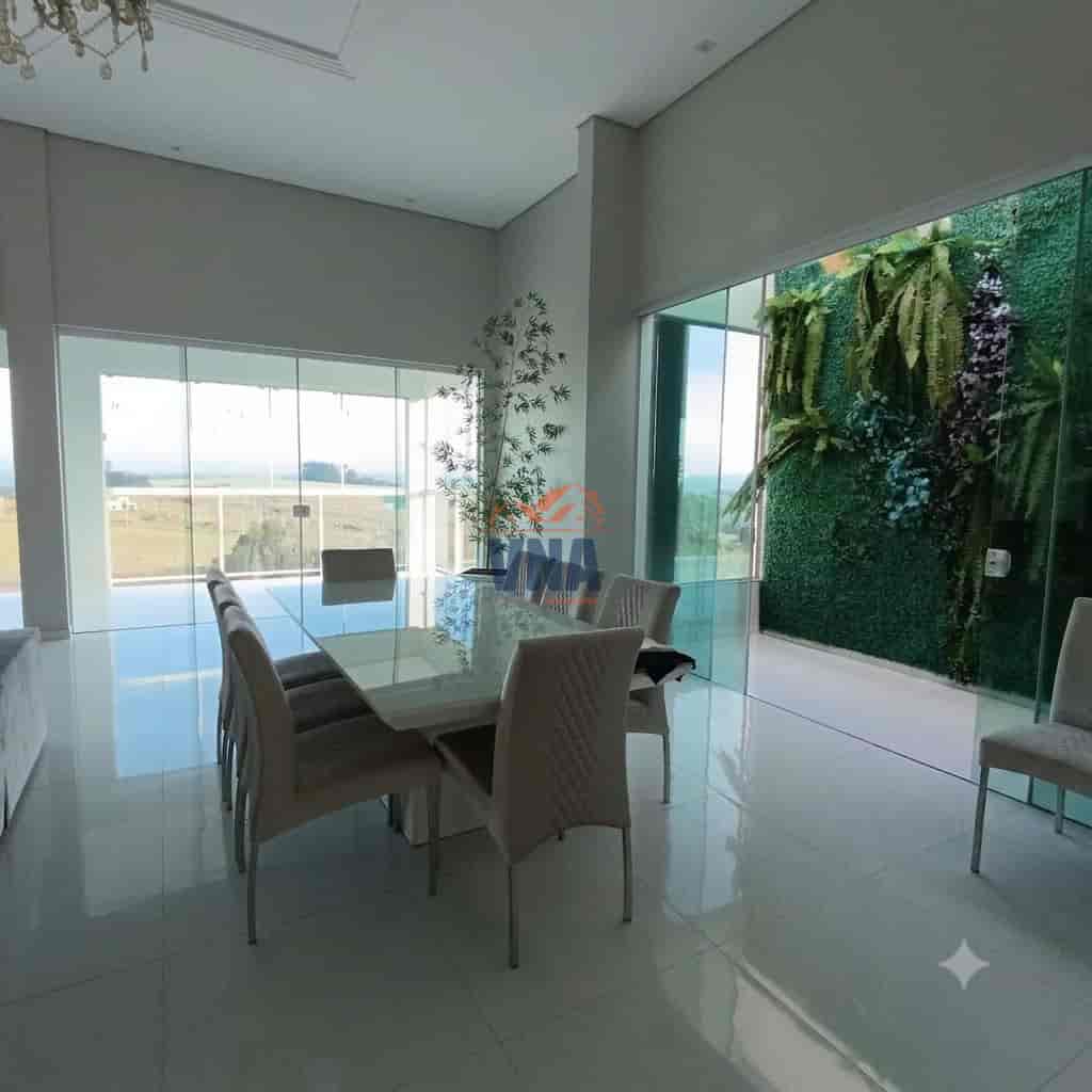 Casa de Luxo à Venda no Bairro Pioneiro – Pinhalzinho/SC