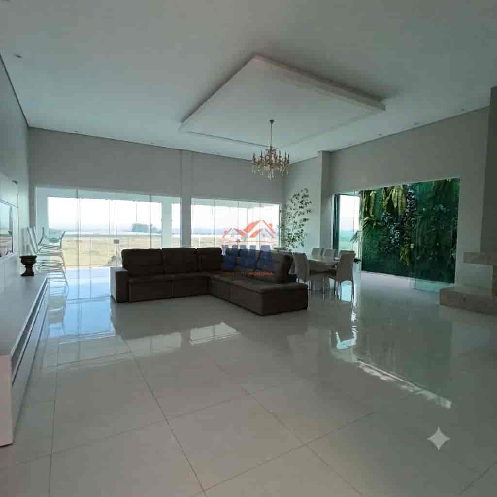Casa de Luxo à Venda no Bairro Pioneiro – Pinhalzinho/SC