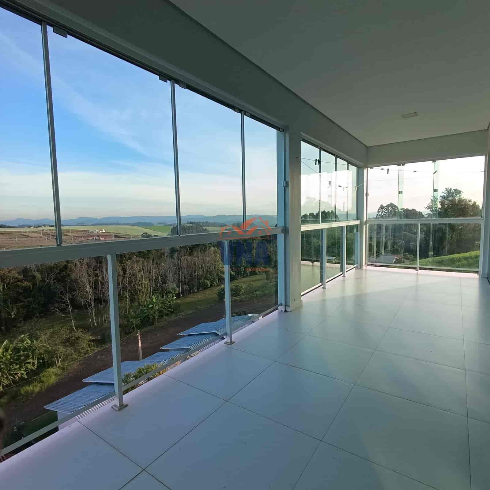 Casa de Luxo à Venda no Bairro Pioneiro – Pinhalzinho/SC