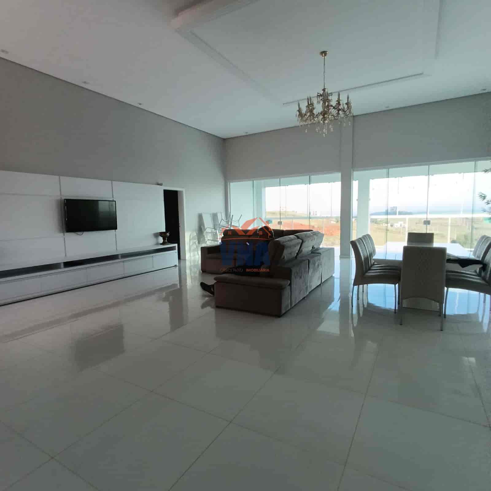 Casa de Luxo à Venda no Bairro Pioneiro – Pinhalzinho/SC