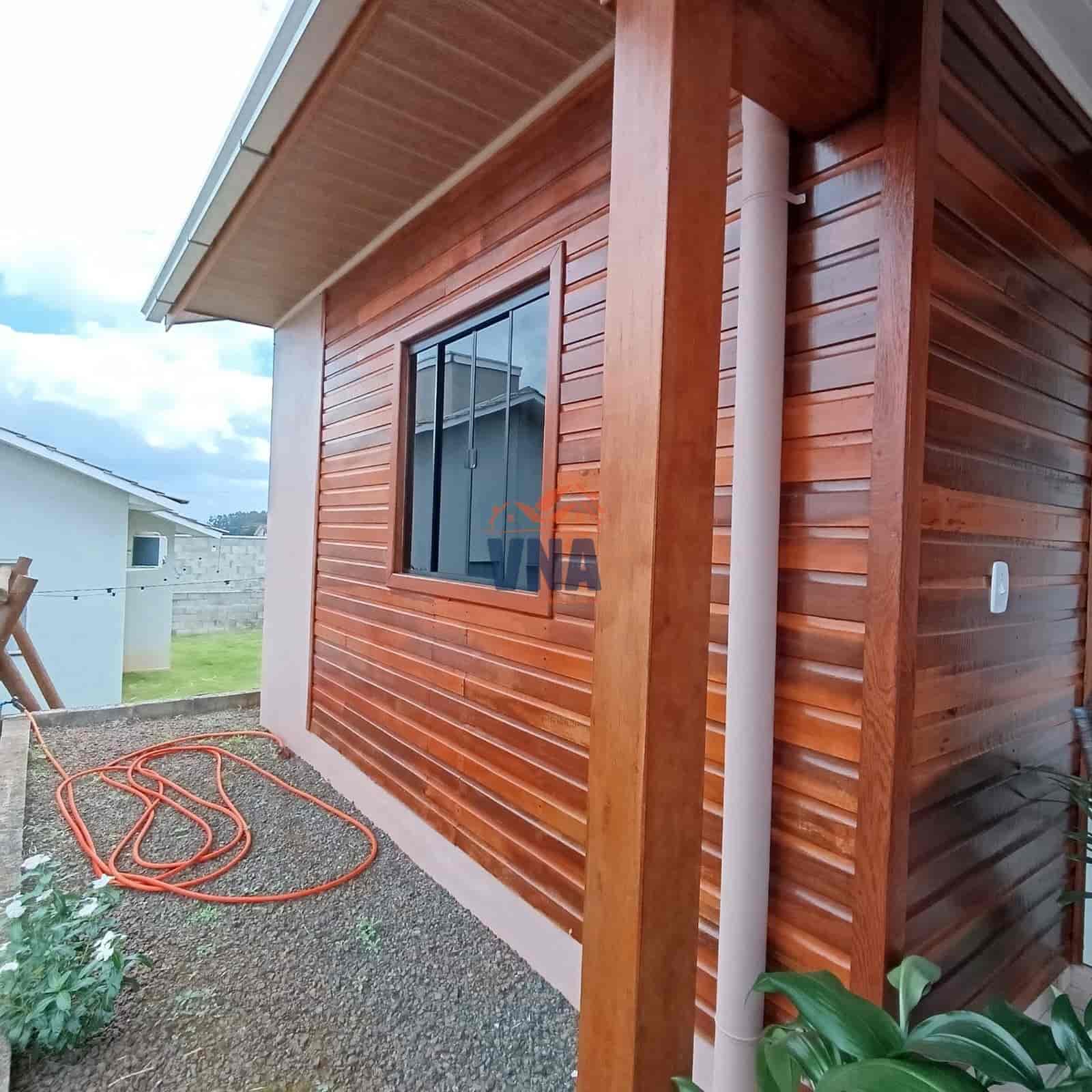 Casa de esquina a venda no Bairro Pioneiro