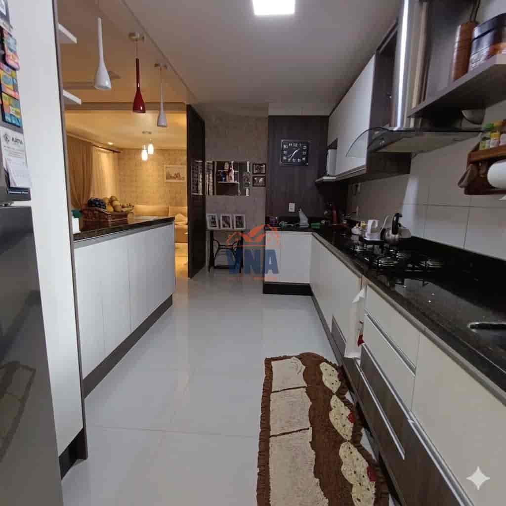 Casa com Piscina no Bairro Pioneiro!