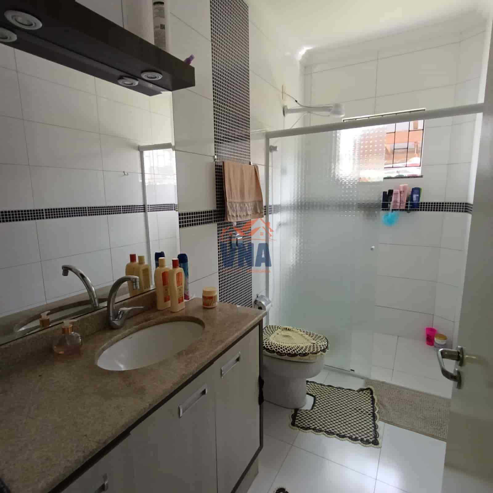Casa com Piscina no Bairro Pioneiro!