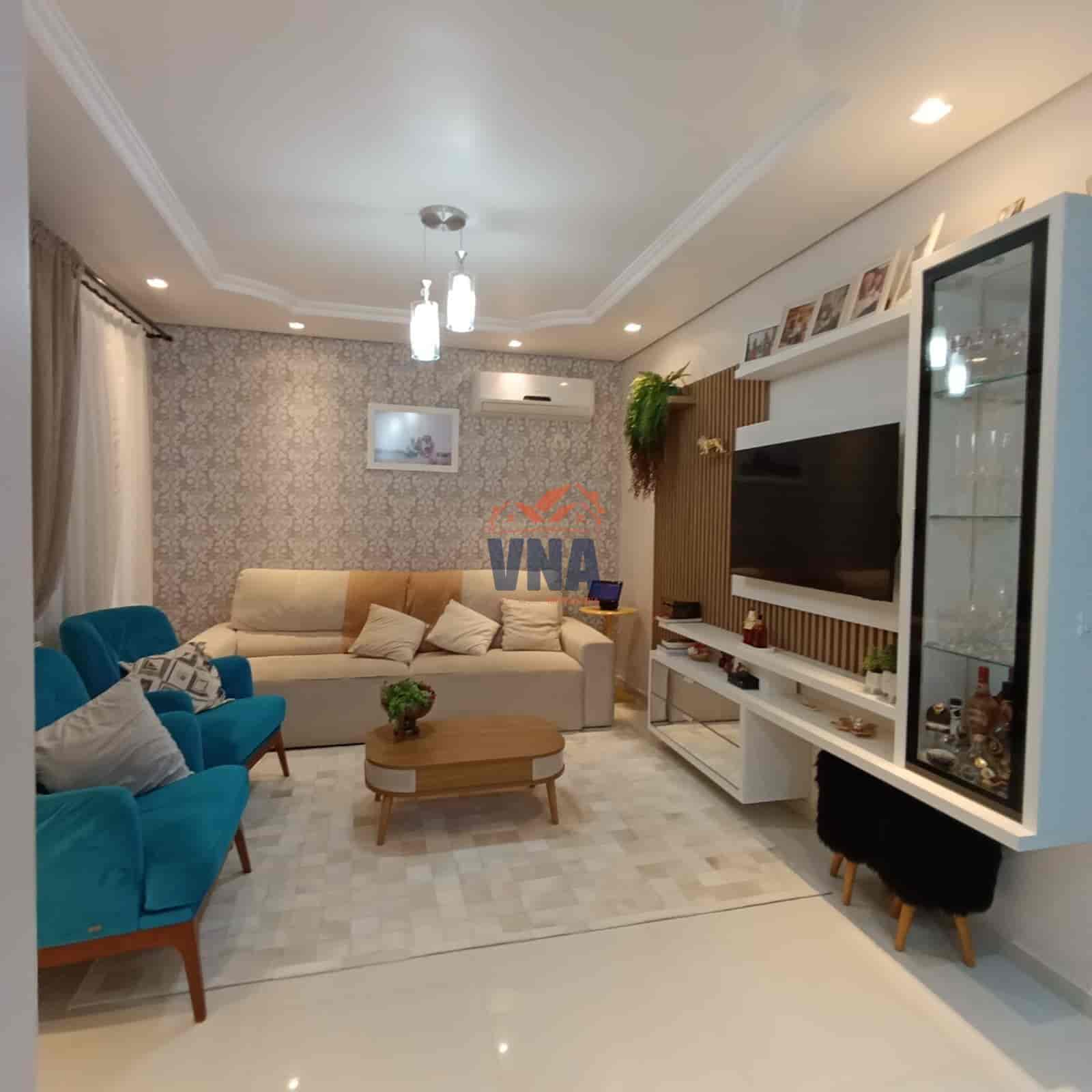 Casa com Piscina no Bairro Pioneiro!