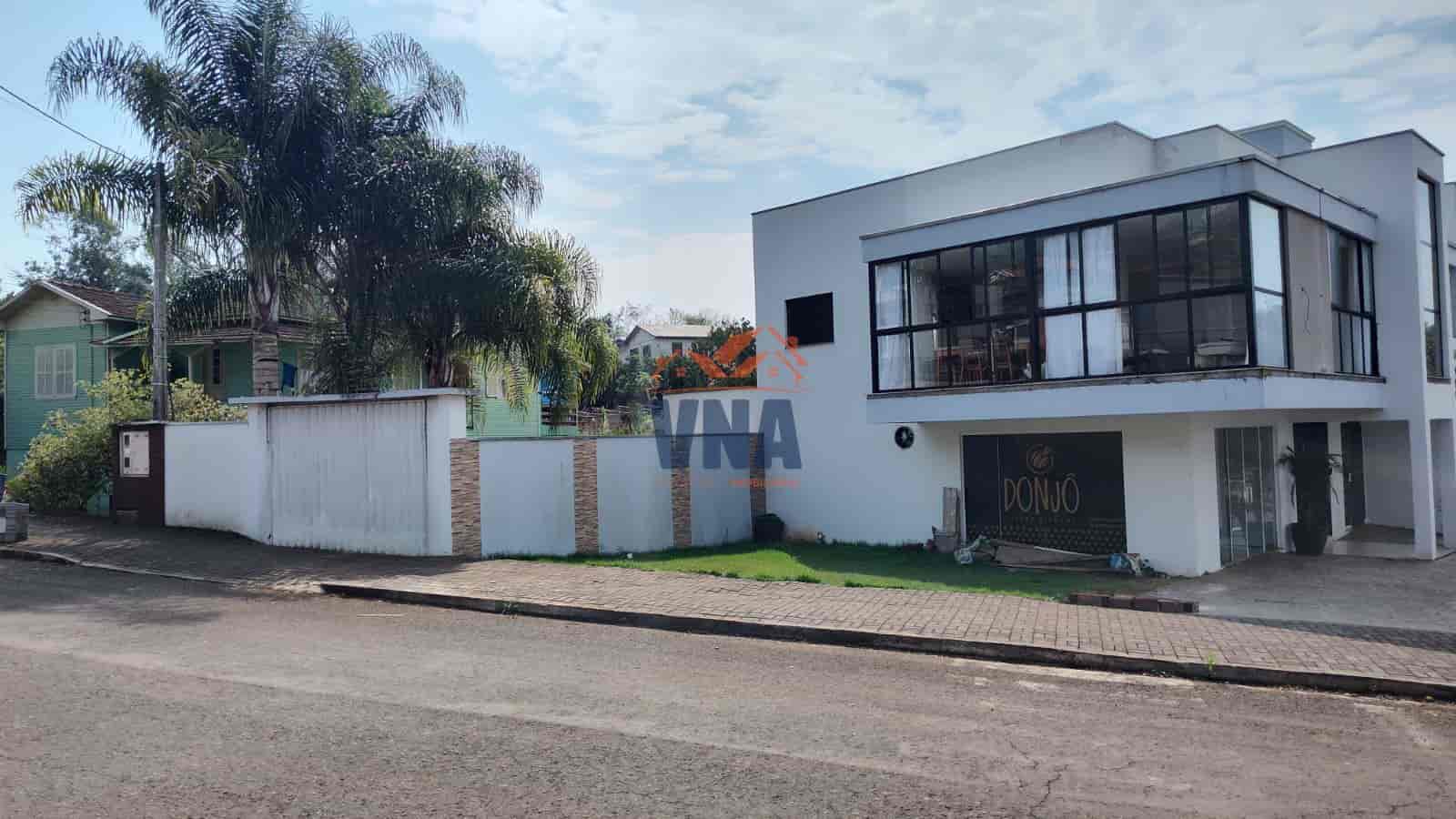 Prédio à venda em Nova Erechim (dois pisos)