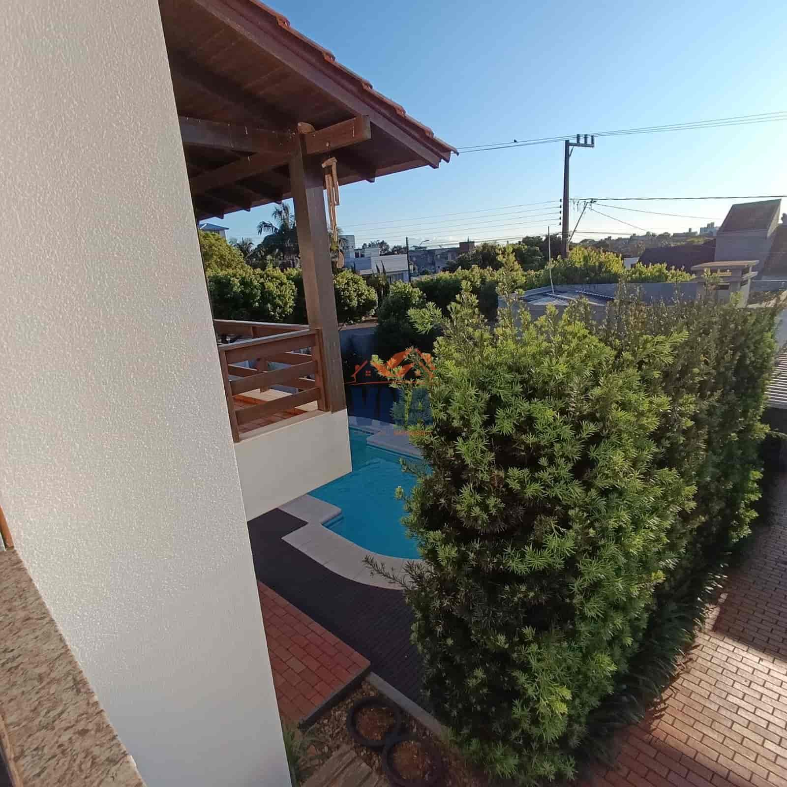Casa alto padrão no Centro de Pinhalzinho/SC