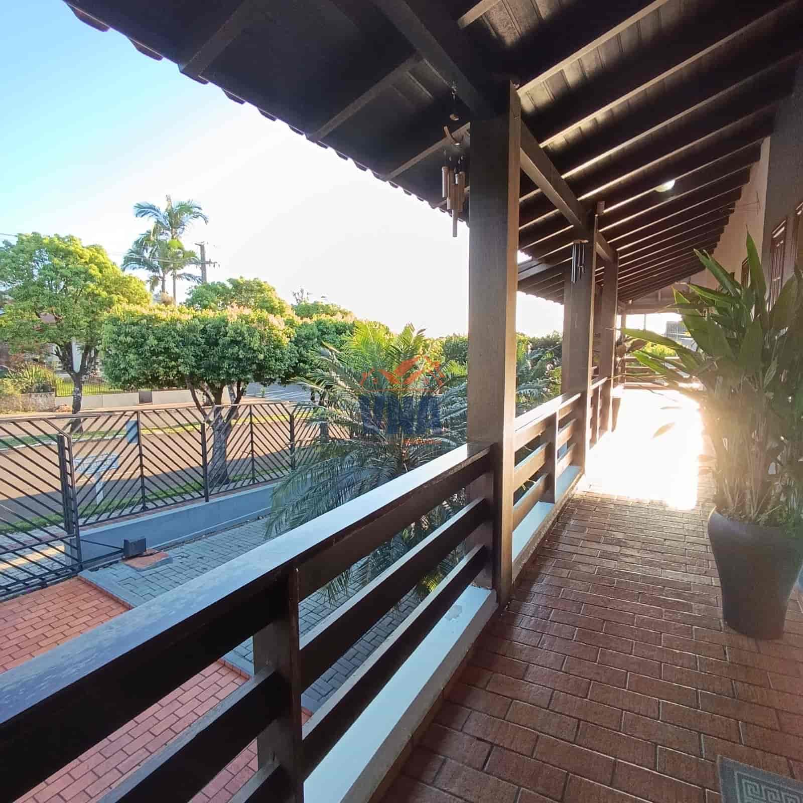 Casa alto padrão no Centro de Pinhalzinho/SC