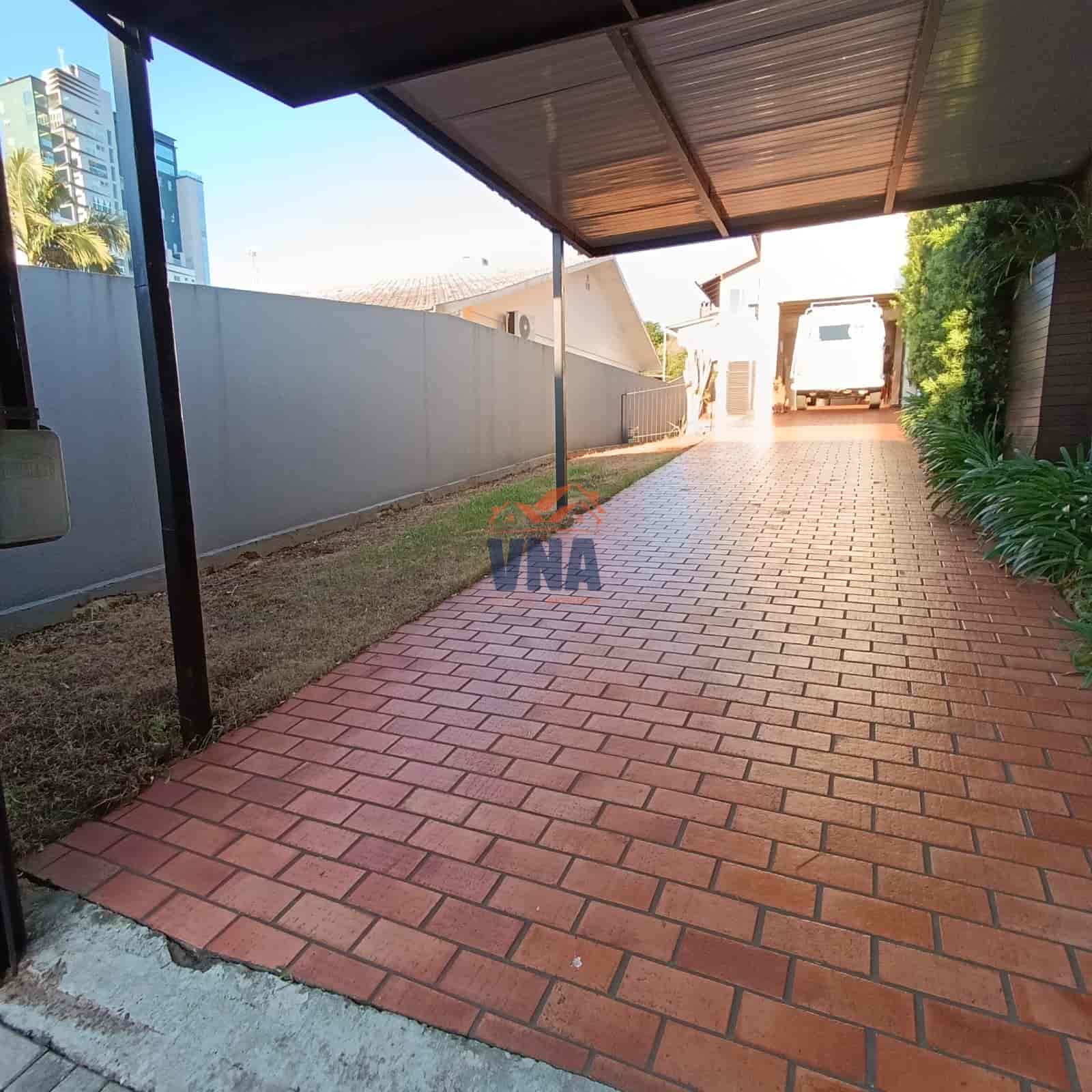 Casa alto padrão no Centro de Pinhalzinho/SC