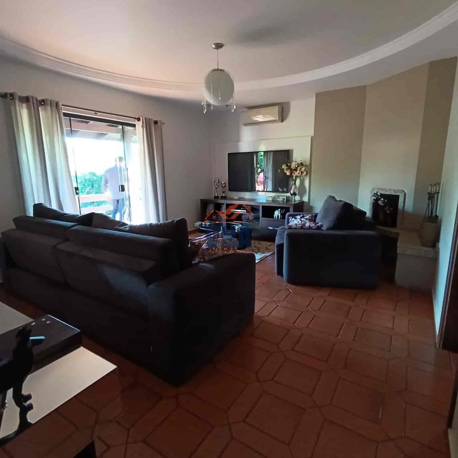 Casa alto padrão no Centro de Pinhalzinho/SC