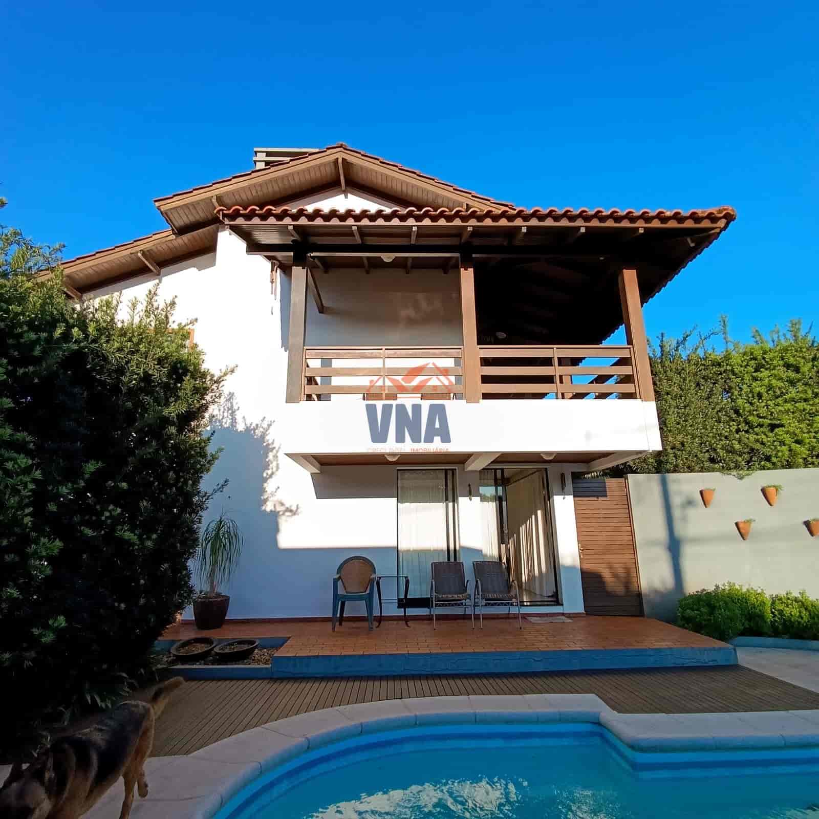Casa alto padrão no Centro de Pinhalzinho/SC