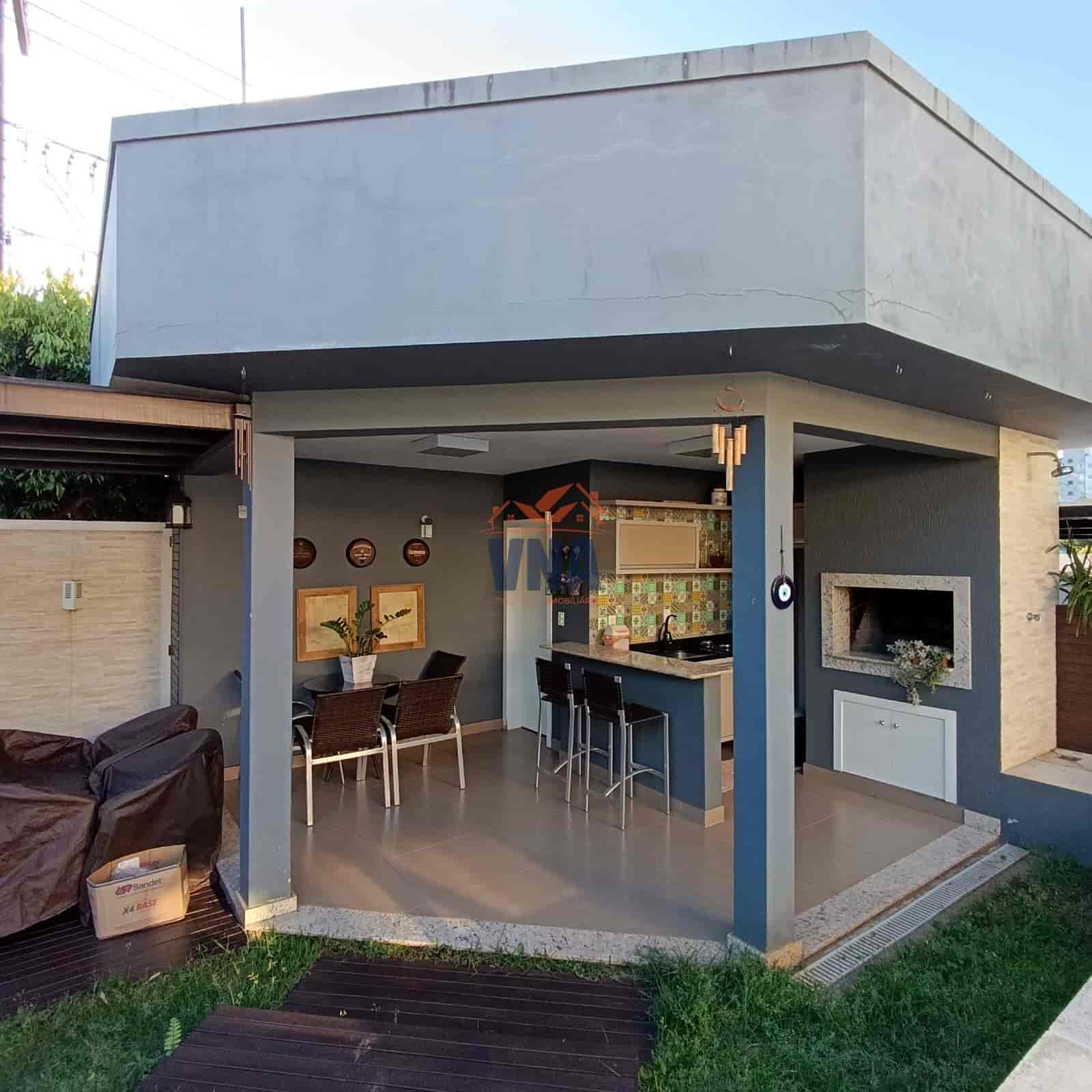 Casa alto padrão no Centro de Pinhalzinho/SC