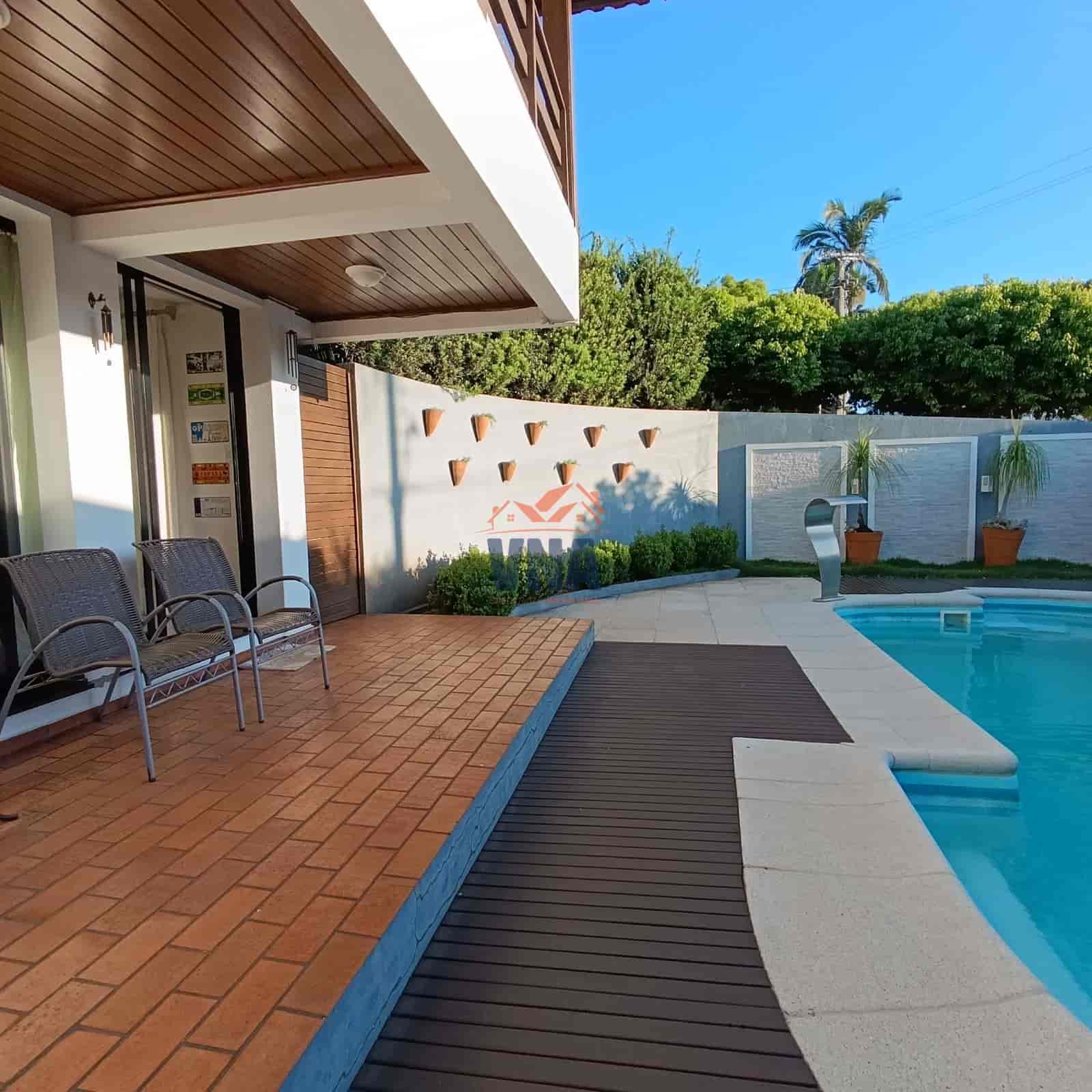 Casa alto padrão no Centro de Pinhalzinho/SC