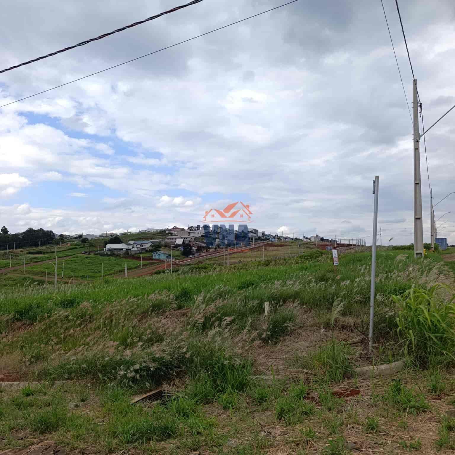 Terreno de esquina a venda no Vale do Sol.