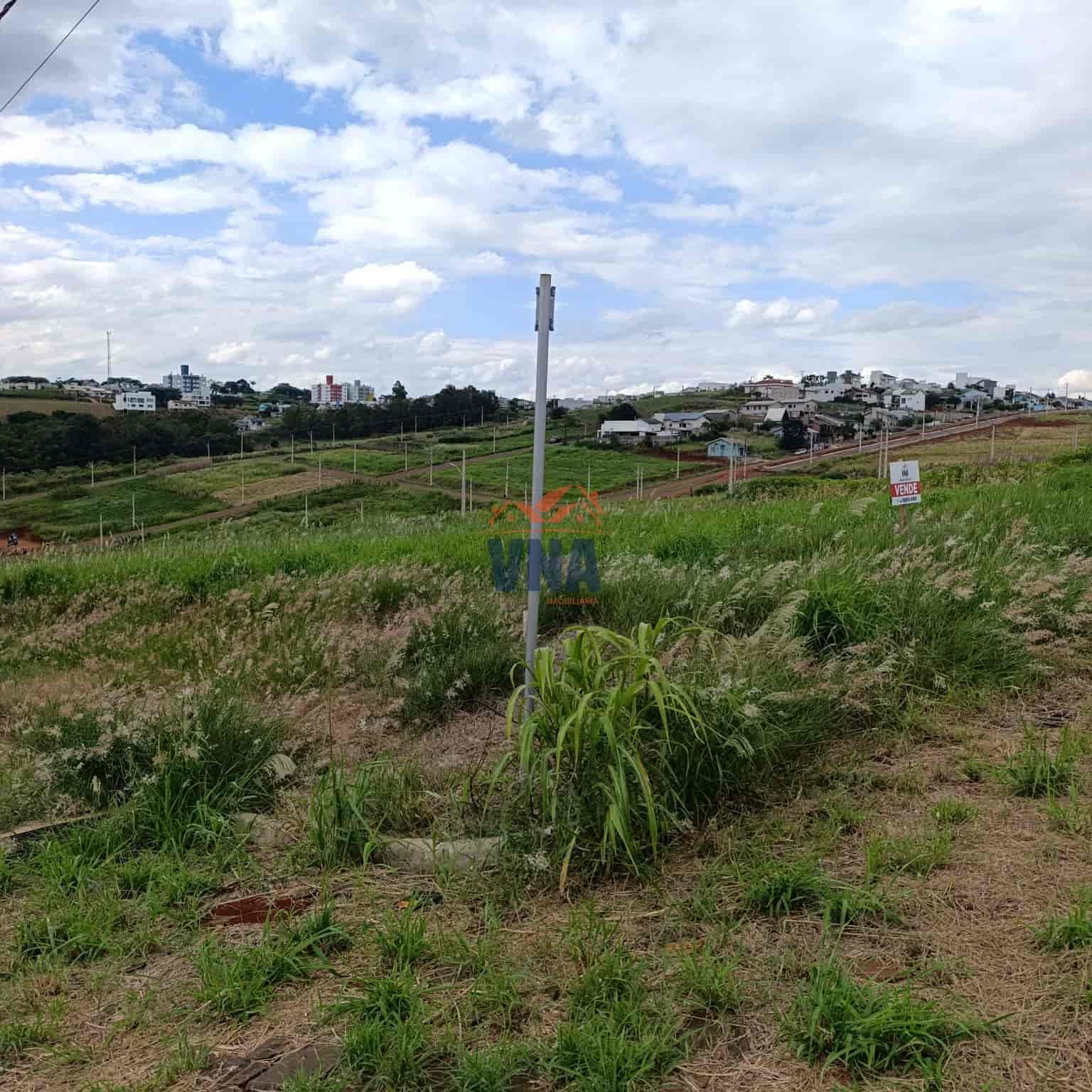 Terreno de esquina a venda no Vale do Sol.